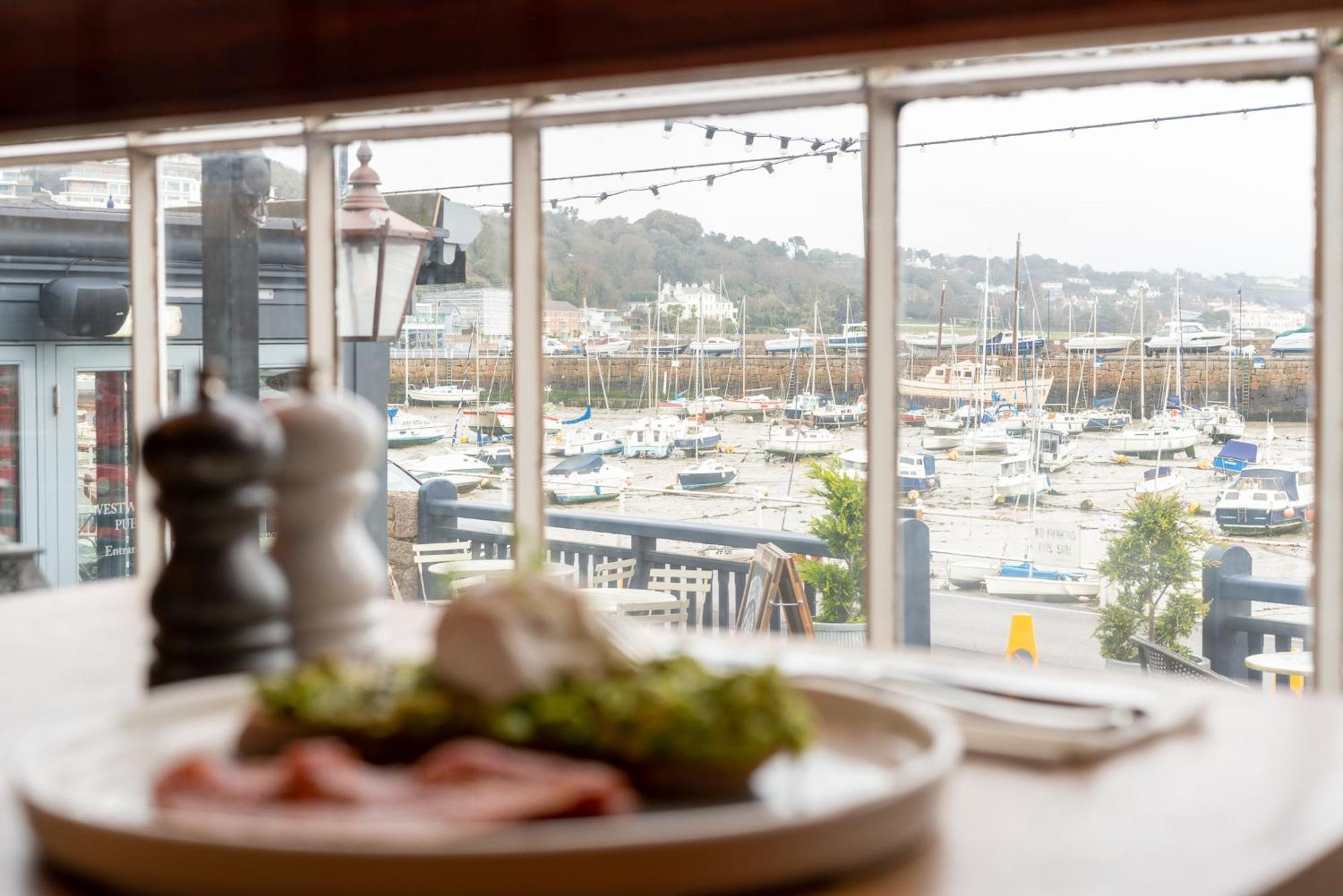 St Aubin Old Court House Inn מראה חיצוני תמונה